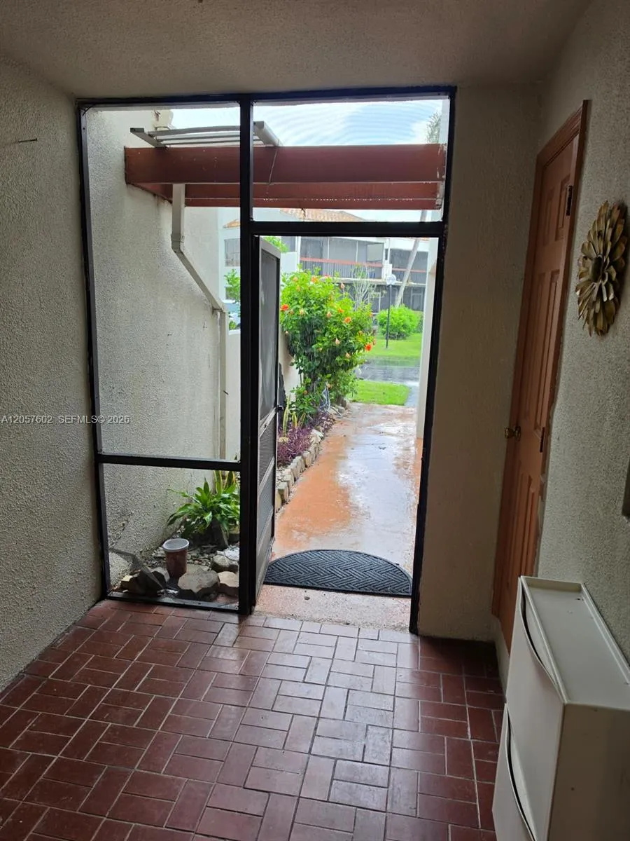 6630 Racquet Club Dr #163 Lauderhill, FL 33319