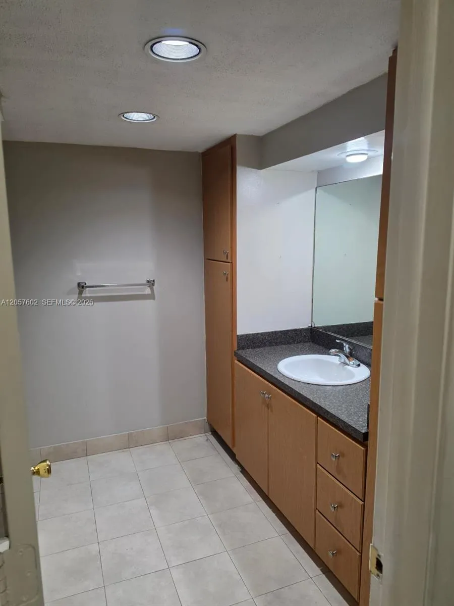 6630 Racquet Club Dr #163 Lauderhill, FL 33319