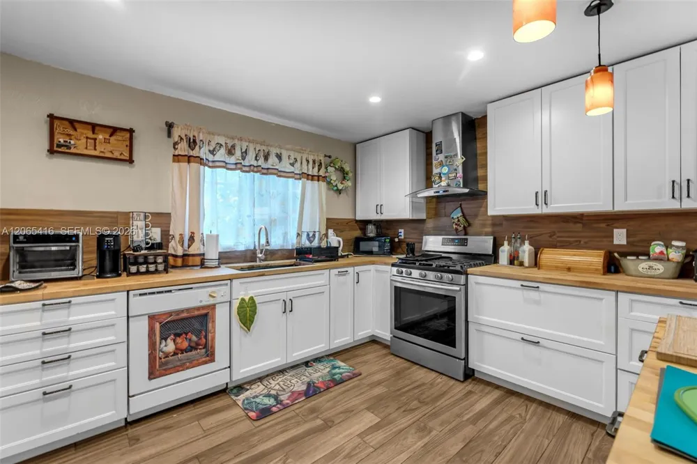 20301 SW 105th Ave Cutler Bay, FL 33189