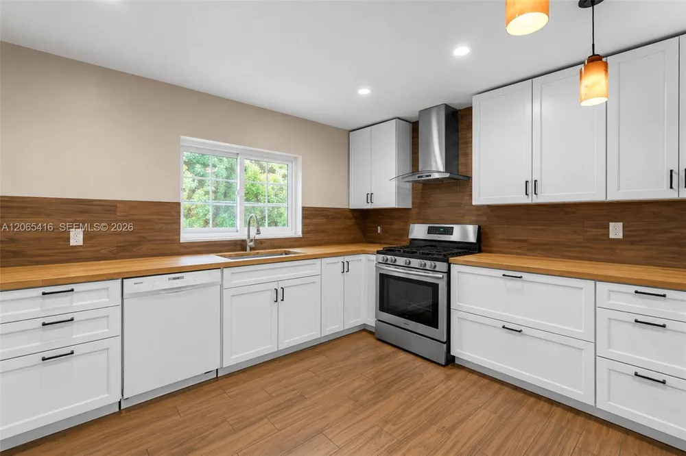 20301 SW 105th Ave Cutler Bay, FL 33189