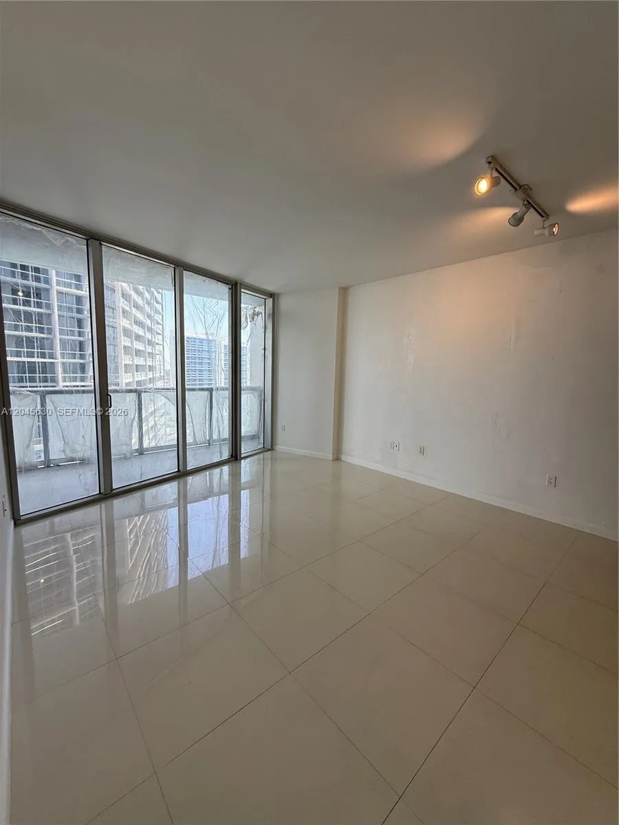 495 Brickell Ave #3106 Miami, FL 33131
