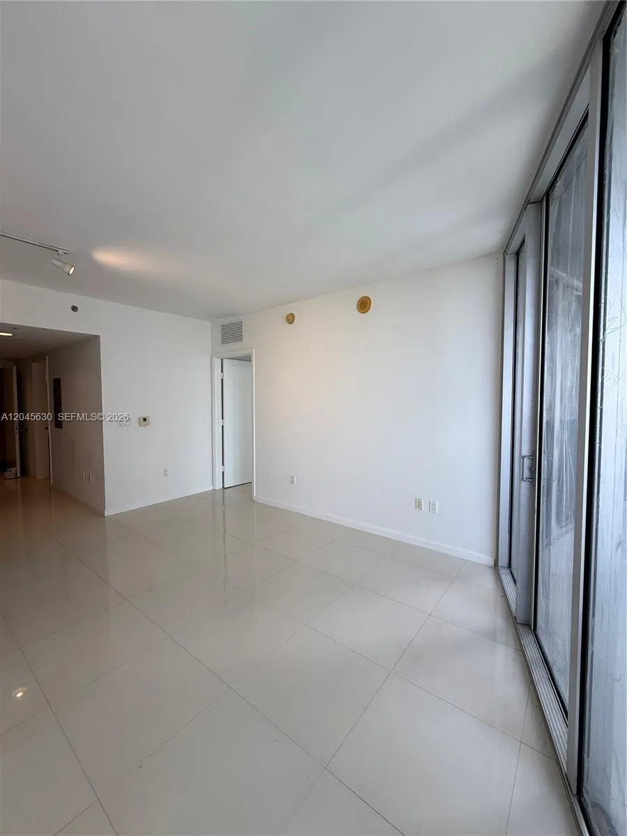 495 Brickell Ave #3106 Miami, FL 33131