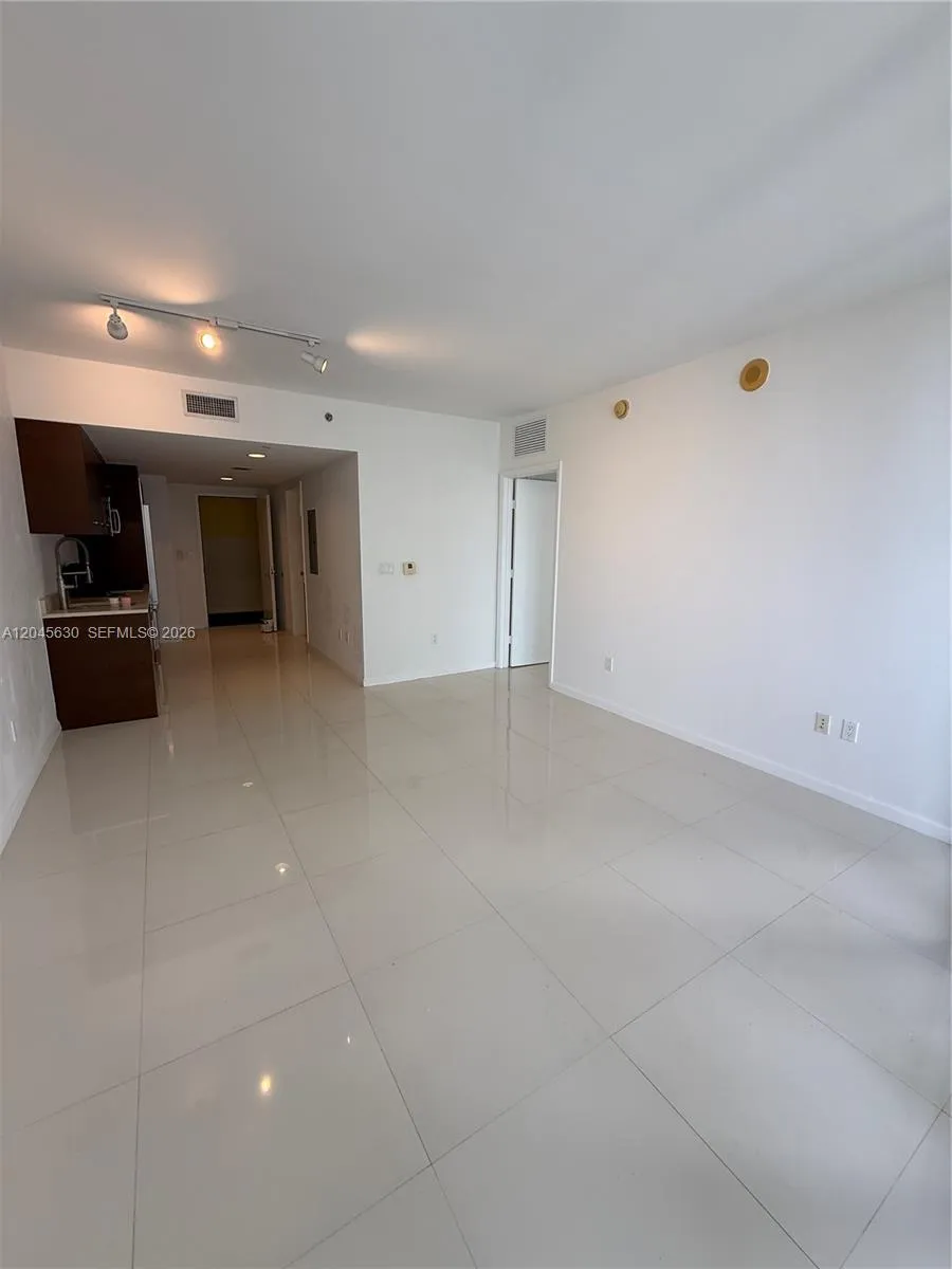 495 Brickell Ave #3106 Miami, FL 33131