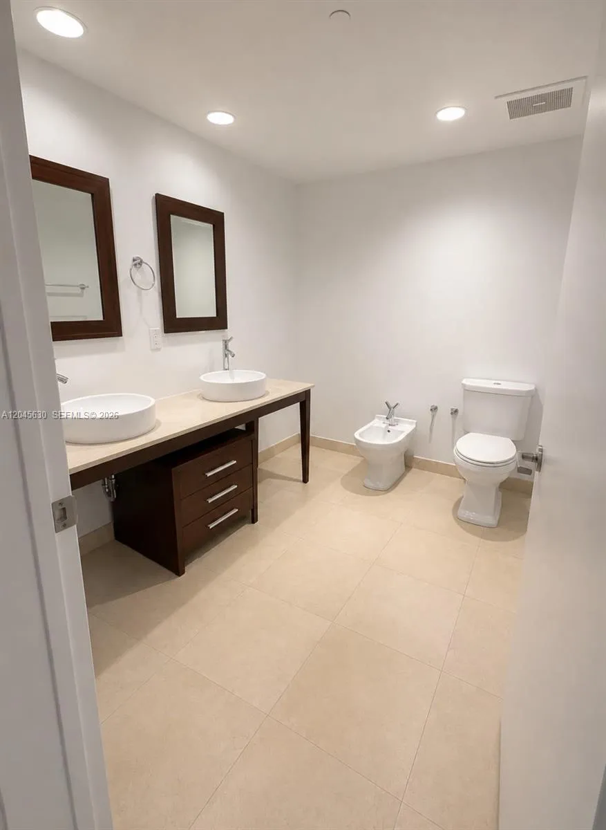 495 Brickell Ave #3106 Miami, FL 33131