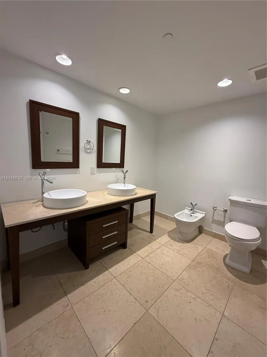 495 Brickell Ave #3106 Miami, FL 33131