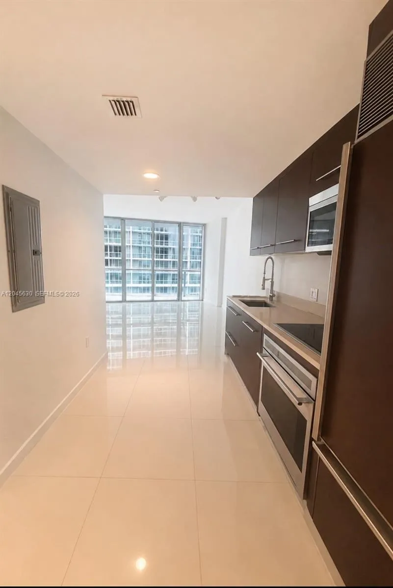 495 Brickell Ave #3106 Miami, FL 33131