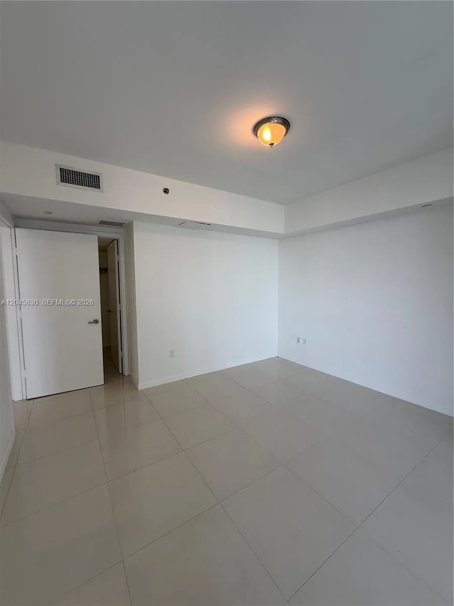 495 Brickell Ave #3106 Miami, FL 33131