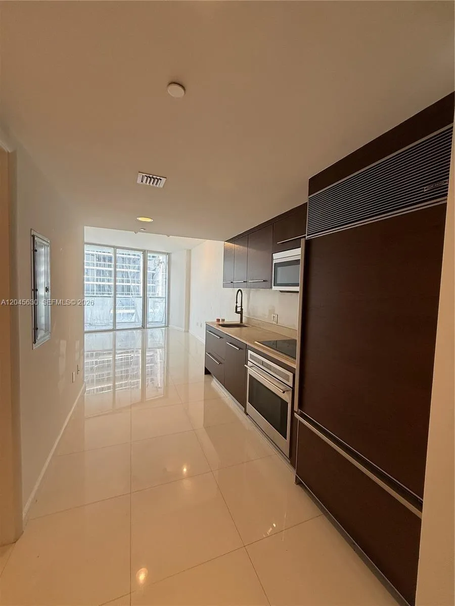 495 Brickell Ave #3106 Miami, FL 33131