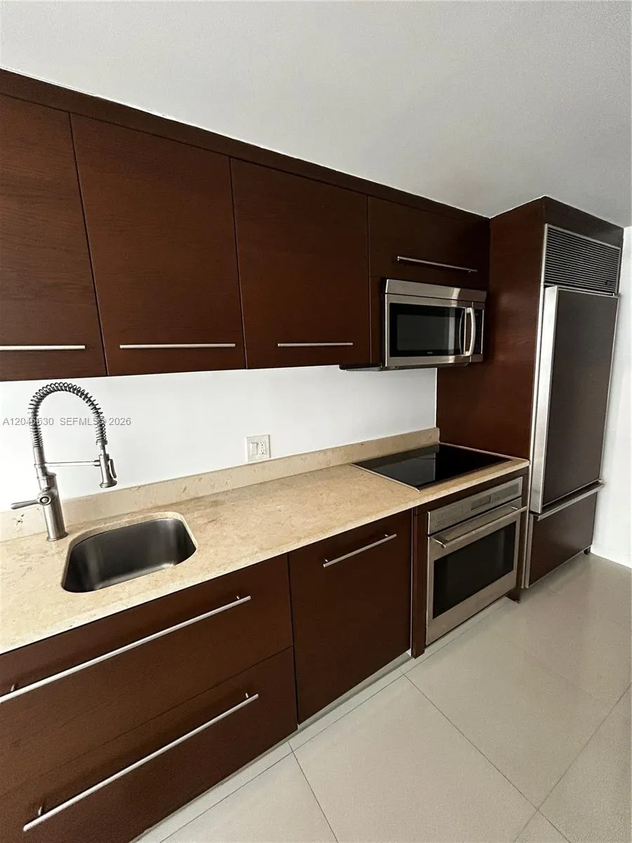 495 Brickell Ave #3106 Miami, FL 33131