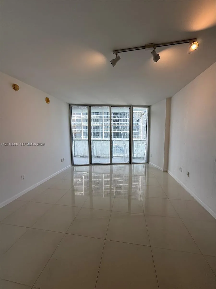 495 Brickell Ave #3106 Miami, FL 33131
