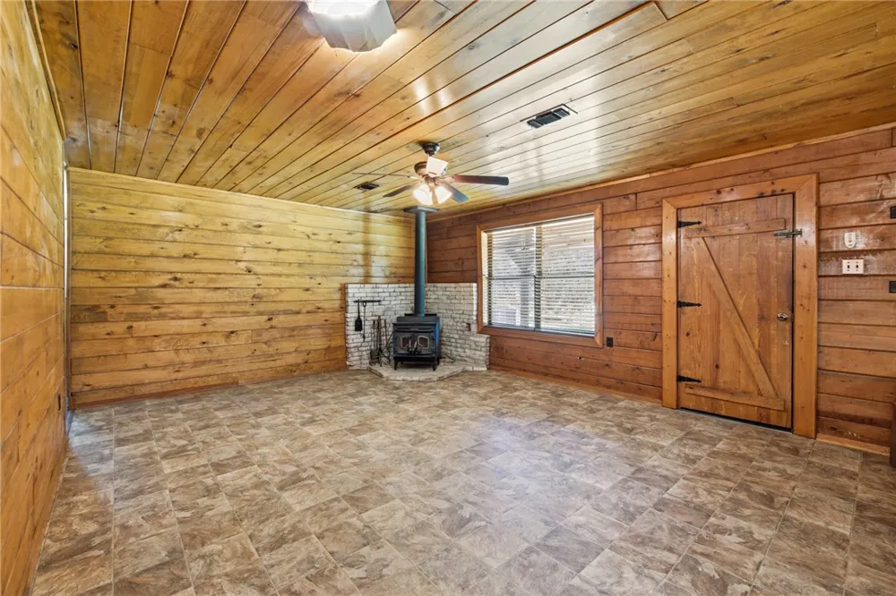 577 Watson Road Normangee, TX 77871