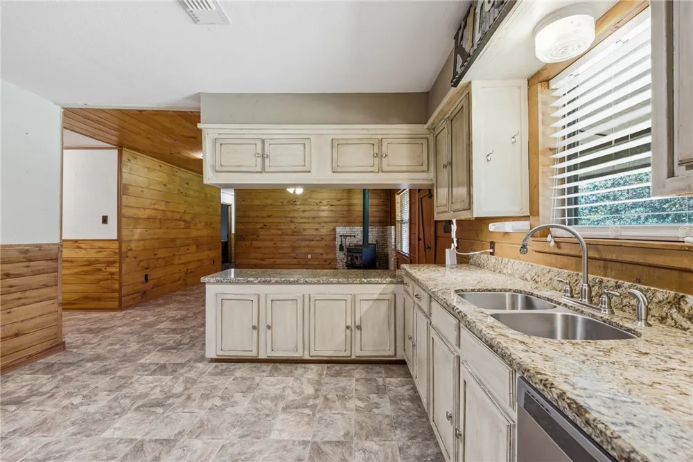 577 Watson Road Normangee, TX 77871