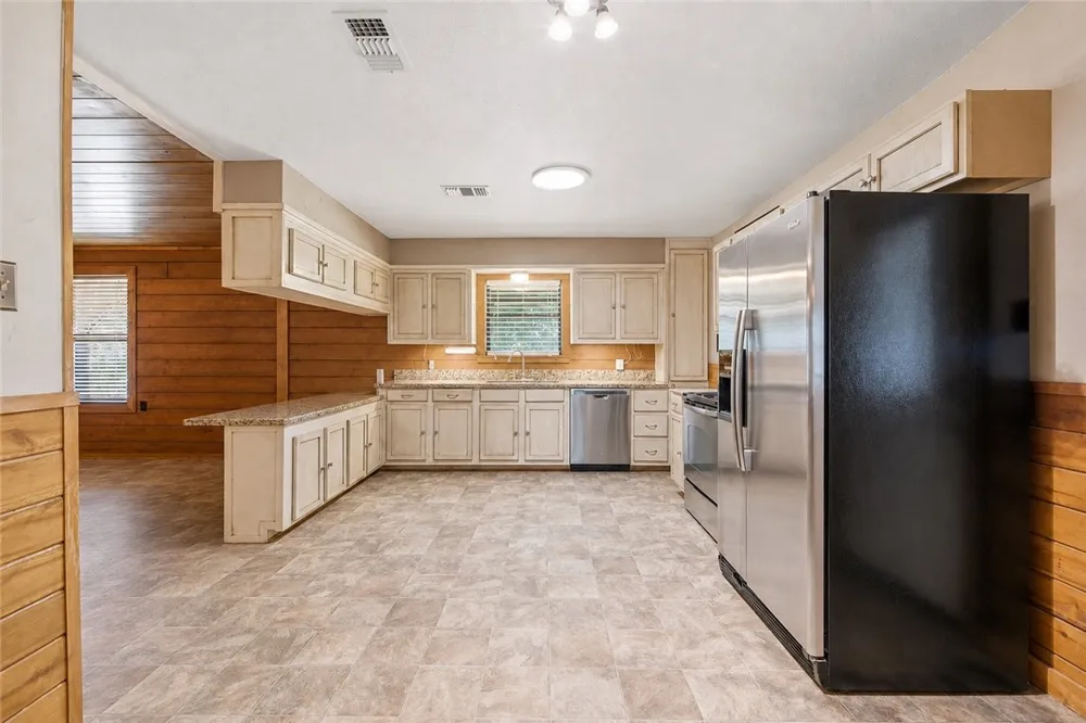 577 Watson Road Normangee, TX 77871