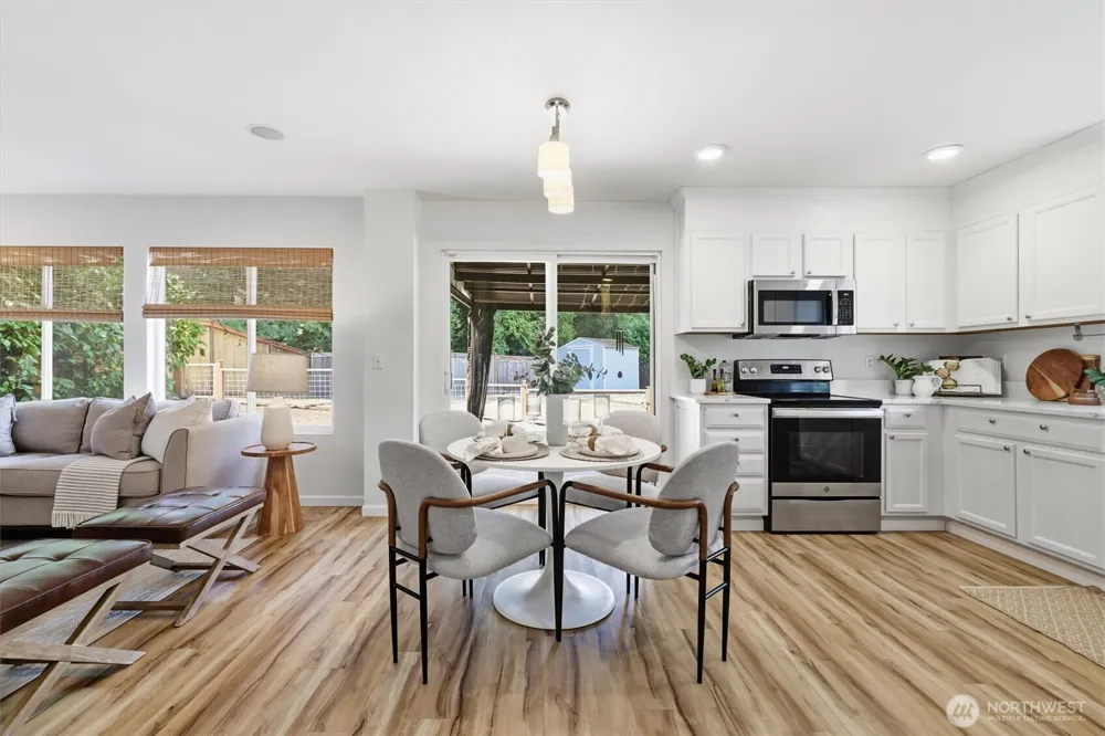 17427 92nd Avenue NE Bothell, WA 98011