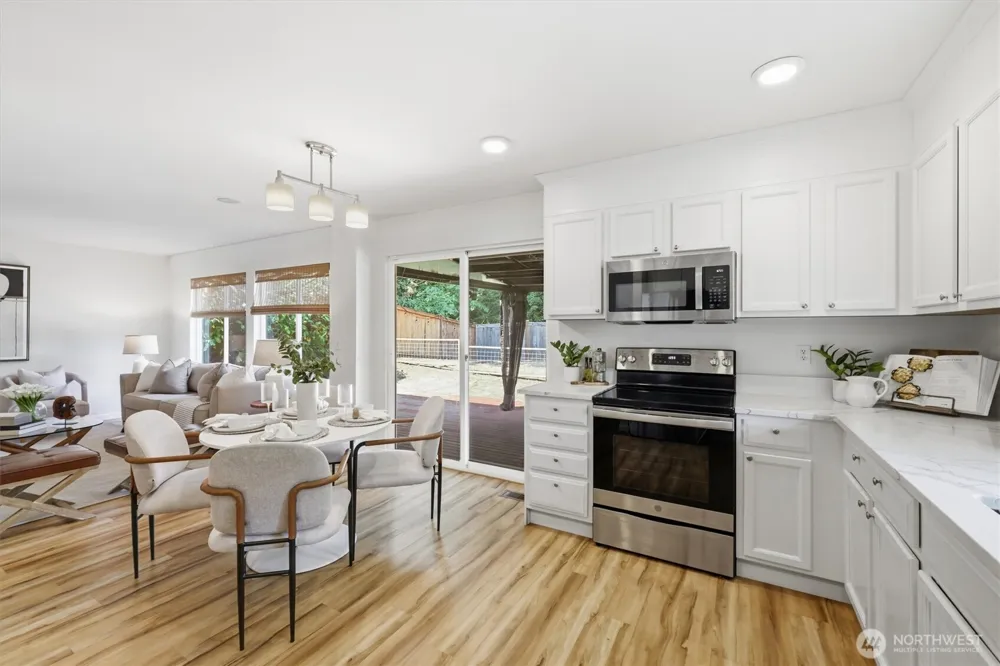 17427 92nd Avenue NE Bothell, WA 98011