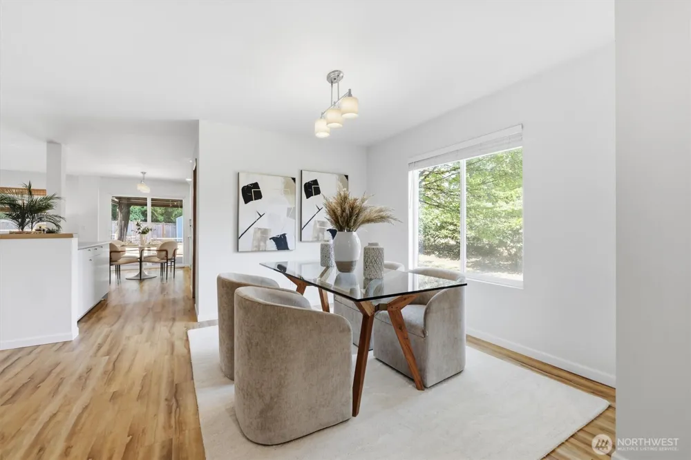 17427 92nd Avenue NE Bothell, WA 98011