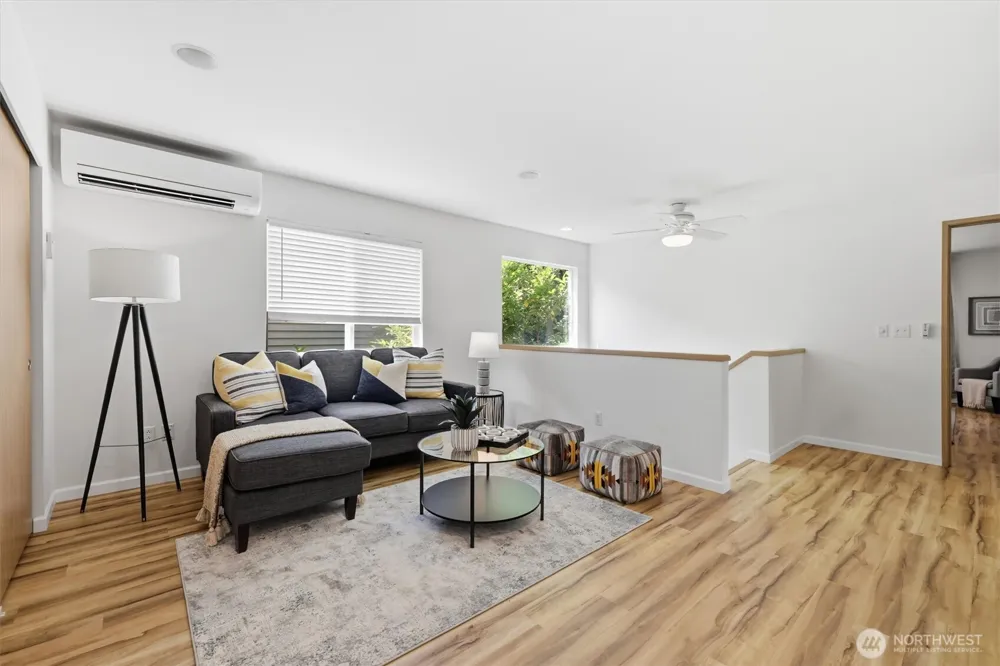 17427 92nd Avenue NE Bothell, WA 98011