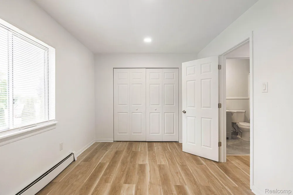 2475 S COMMERCE ROAD #3 Wolverine Lake Village, MI 48390