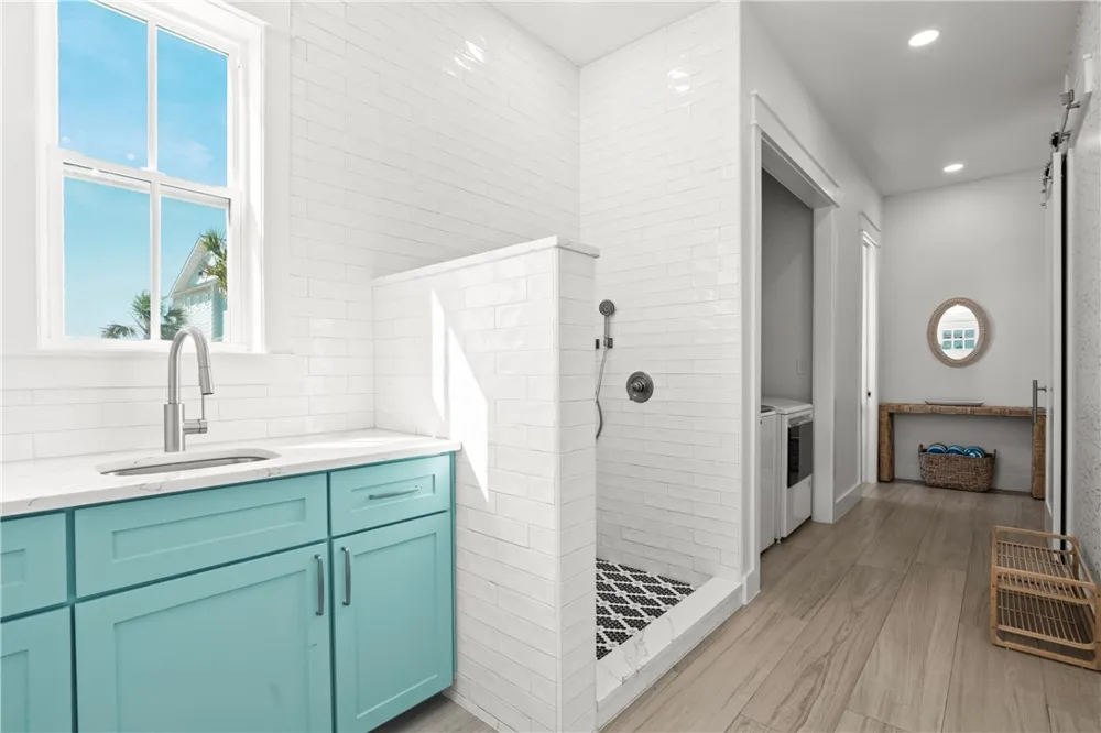 724 Sunset Avenue Port Aransas, TX 78373