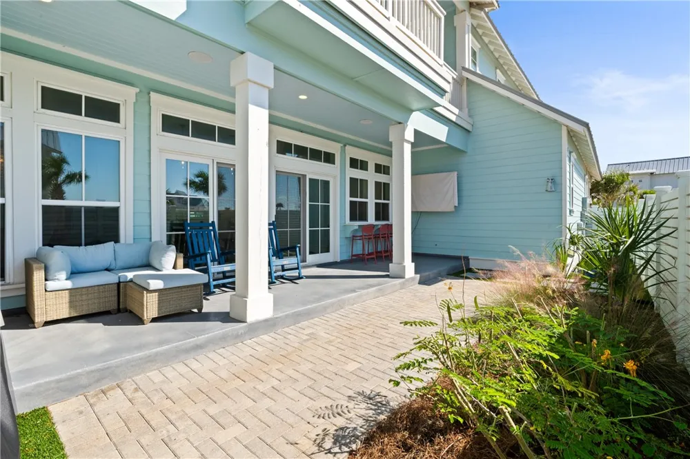 724 Sunset Avenue Port Aransas, TX 78373