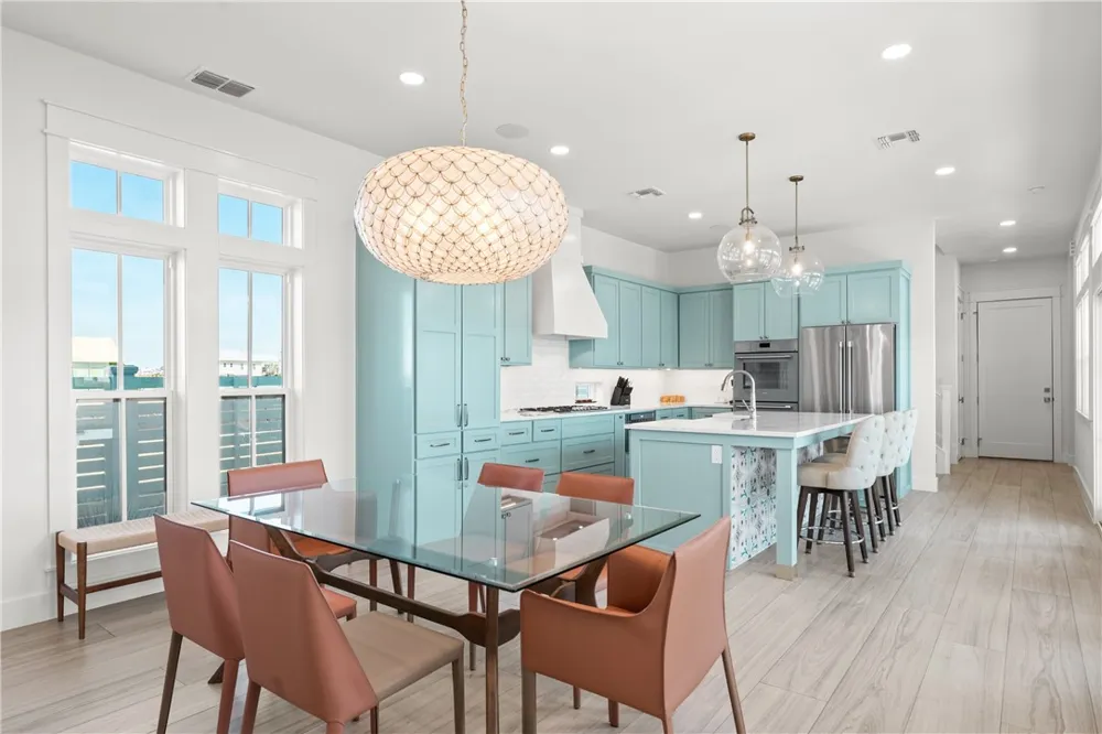 724 Sunset Avenue Port Aransas, TX 78373