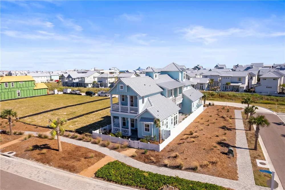 724 Sunset Avenue Port Aransas, TX 78373