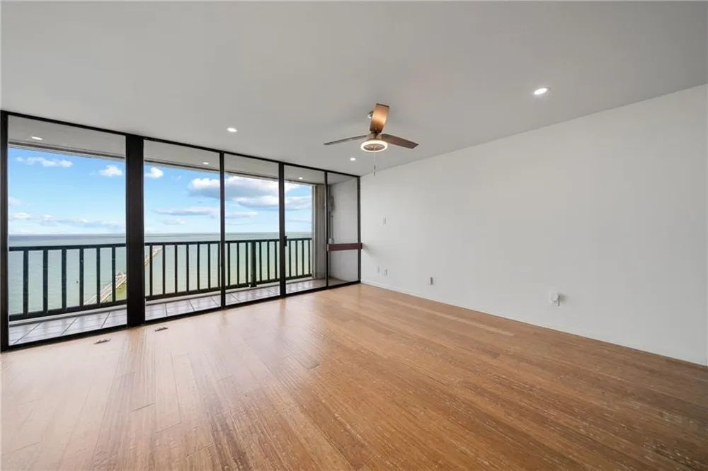 4334 Ocean Drive #605 Corpus Christi, TX 78412