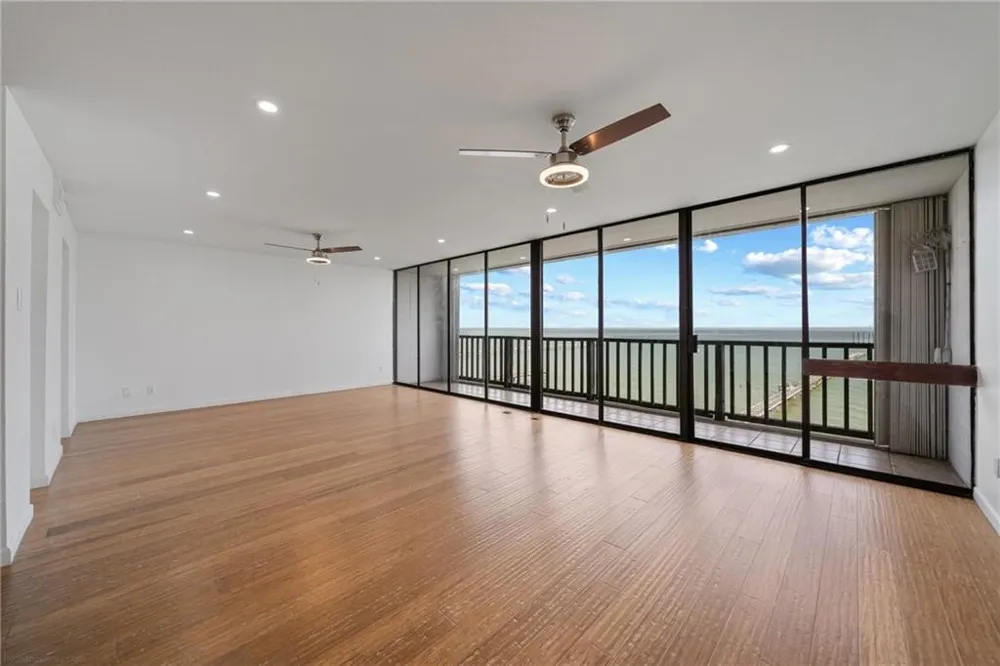 4334 Ocean Drive #605 Corpus Christi, TX 78412
