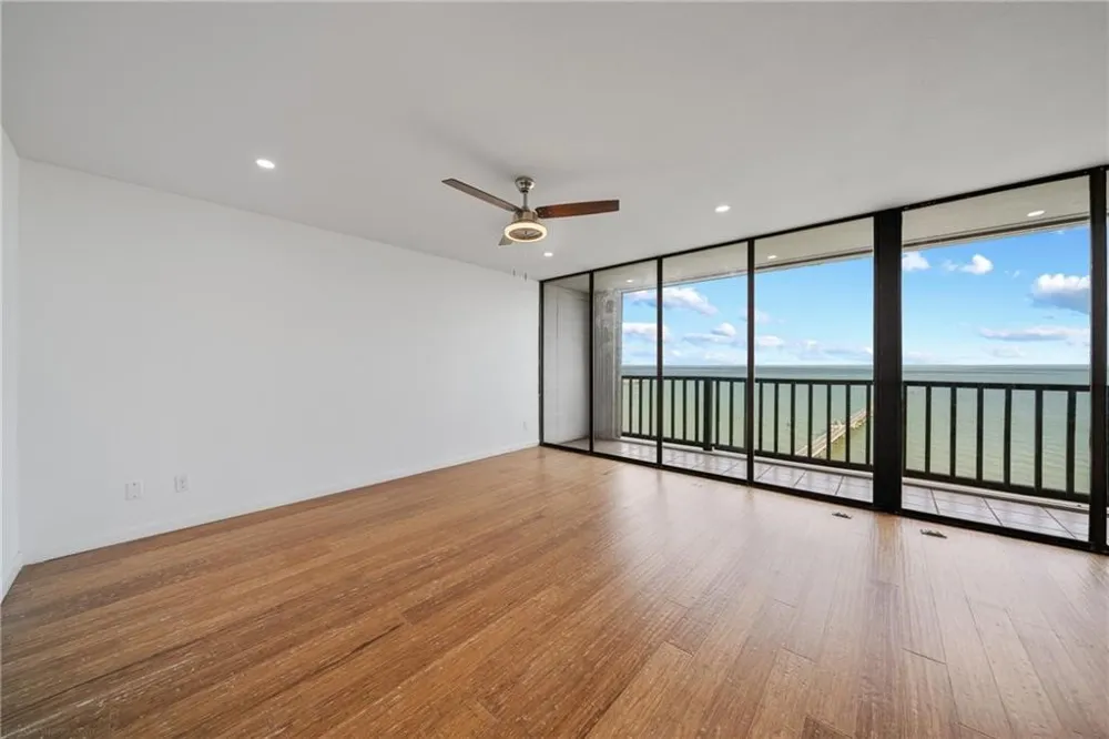 4334 Ocean Drive #605 Corpus Christi, TX 78412