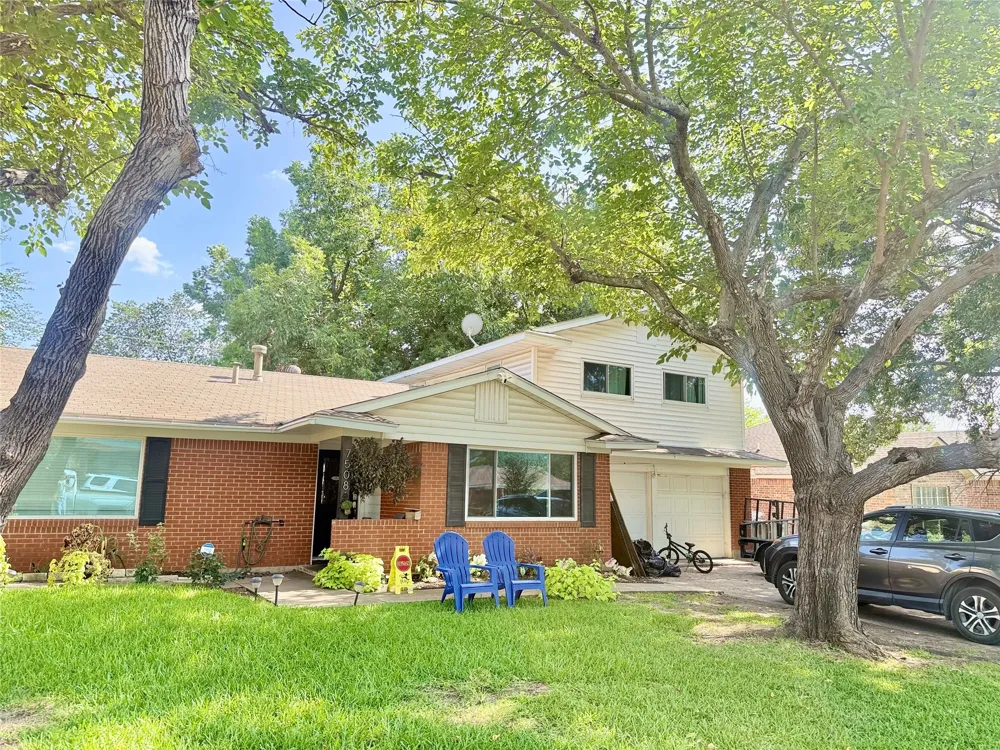 7508 S College Circle North Richland Hills, TX 76180