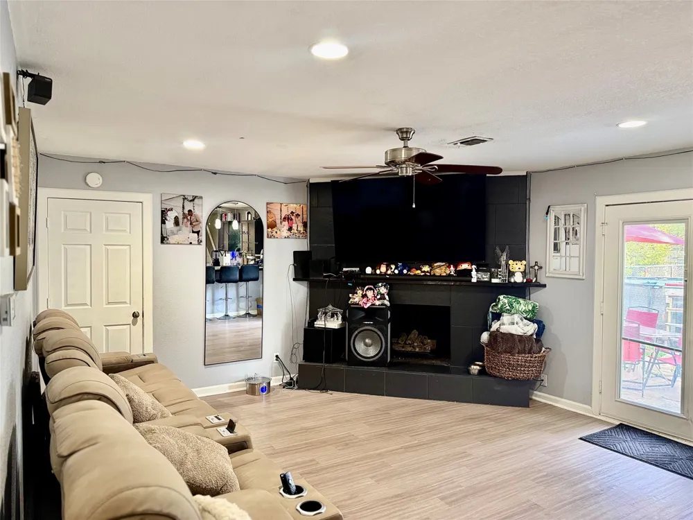 7508 S College Circle North Richland Hills, TX 76180