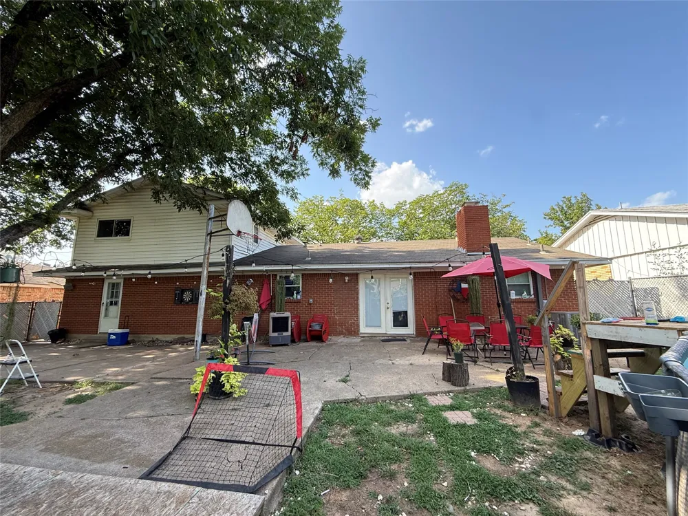 7508 S College Circle North Richland Hills, TX 76180