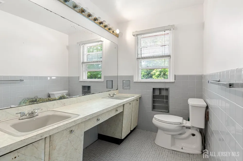 29 Devonshire Terrace West Orange, NJ 07052