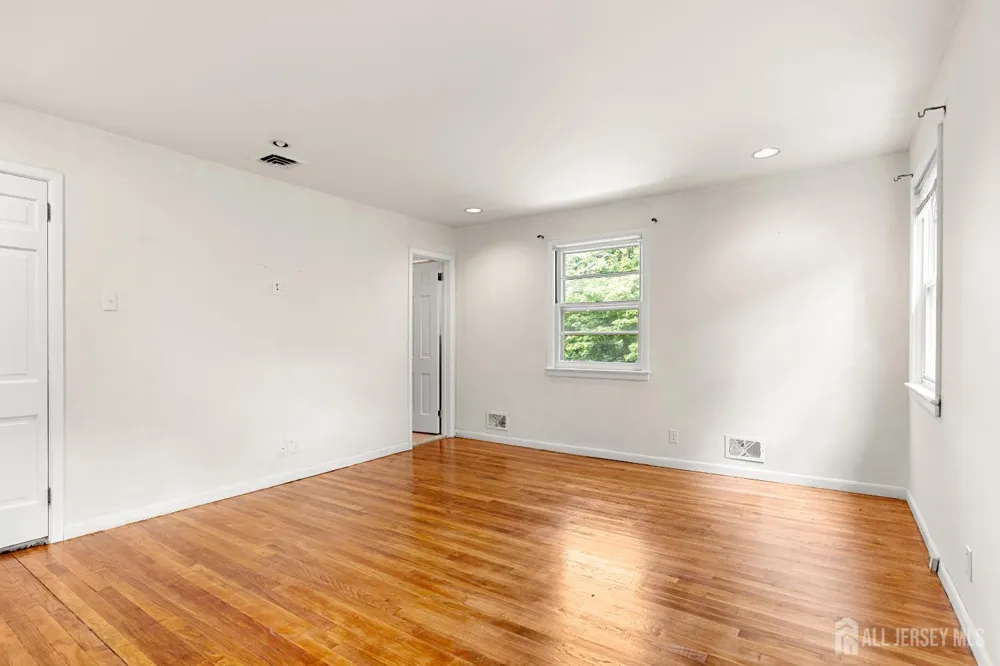 29 Devonshire Terrace West Orange, NJ 07052
