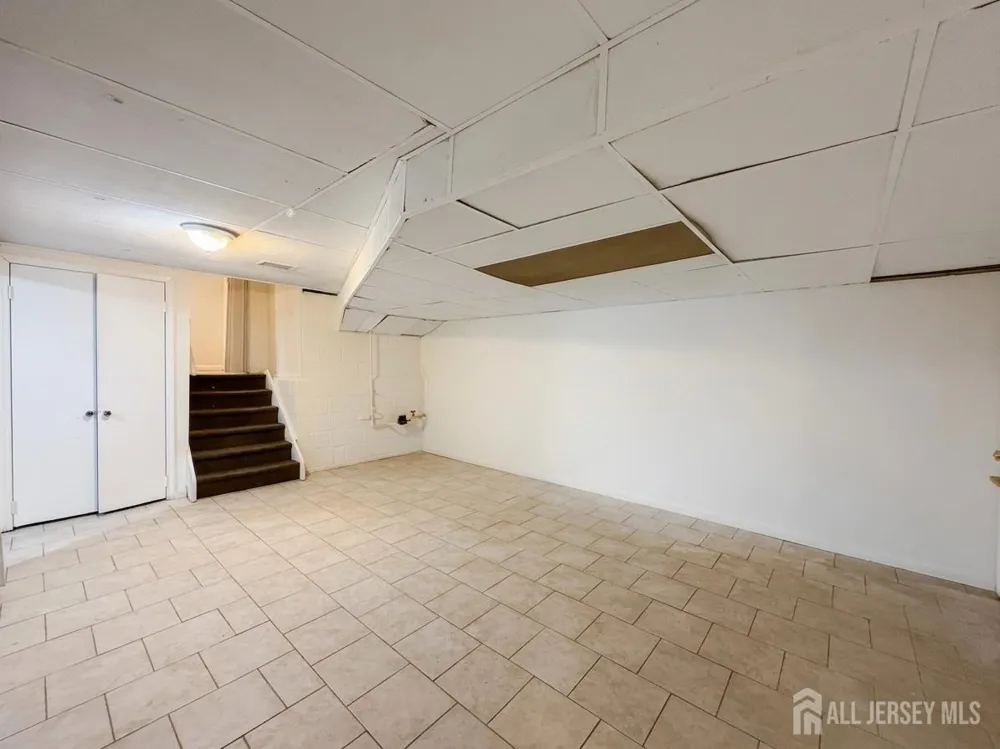 29 Devonshire Terrace West Orange, NJ 07052