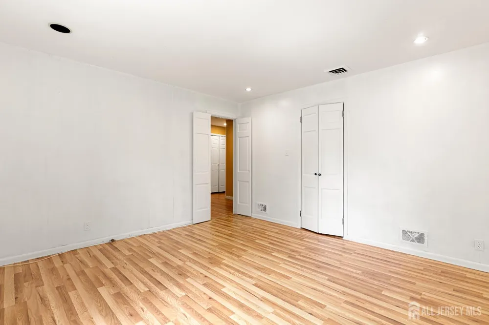29 Devonshire Terrace West Orange, NJ 07052