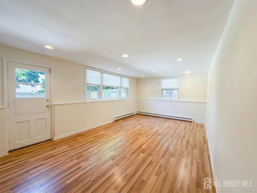 29 Devonshire Terrace West Orange, NJ 07052