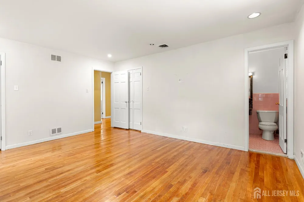 29 Devonshire Terrace West Orange, NJ 07052