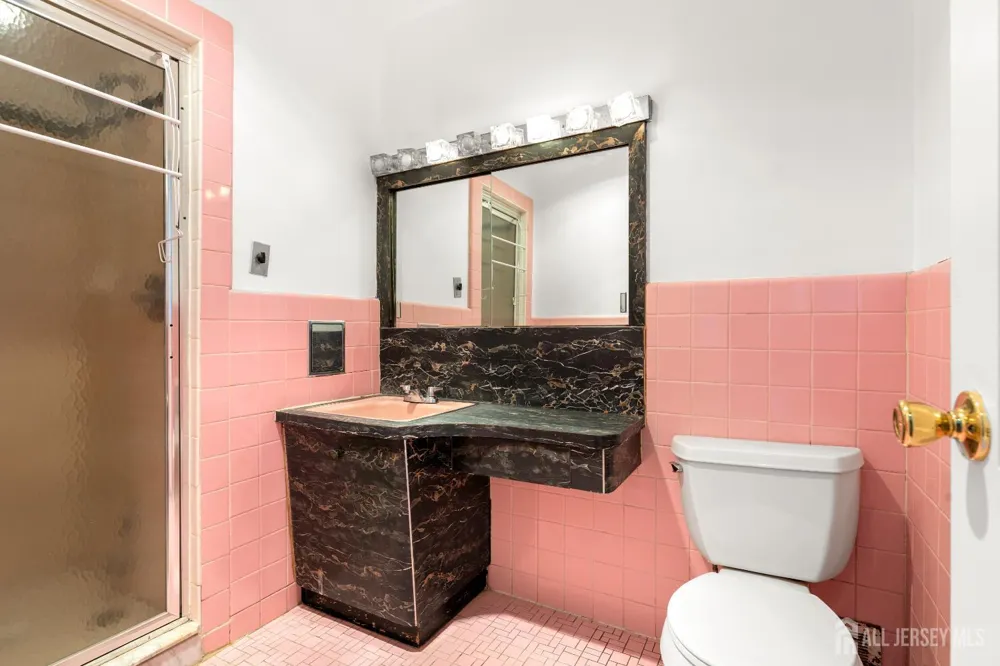 29 Devonshire Terrace West Orange, NJ 07052