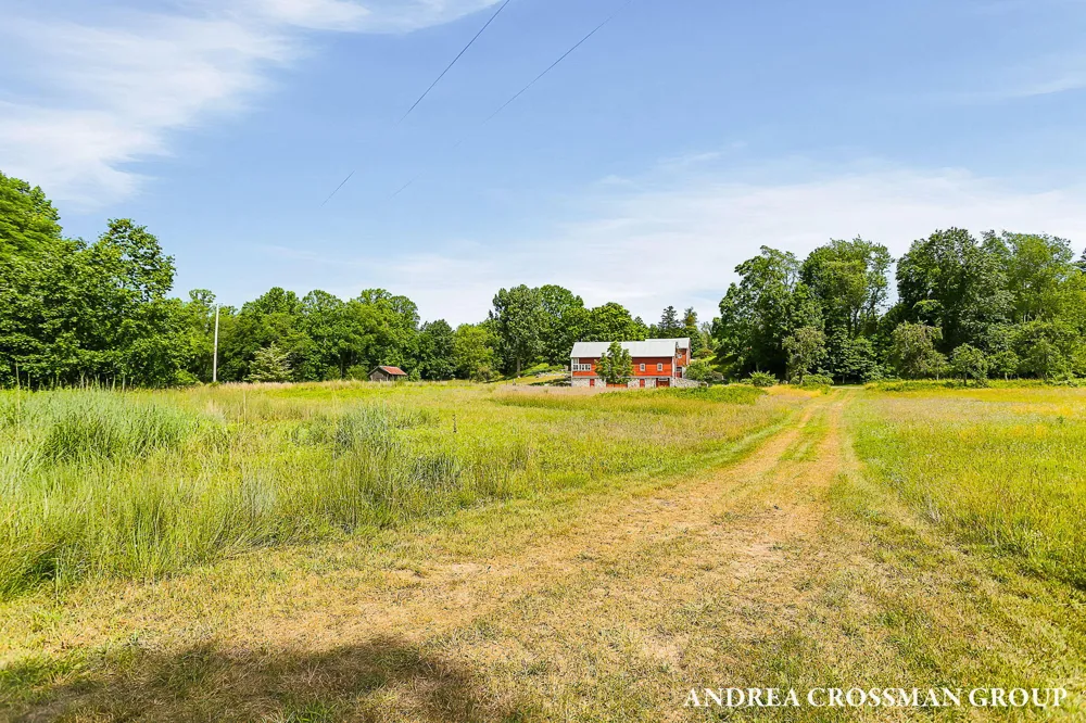 2048 Lakeshore Drive Fennville, MI 49408