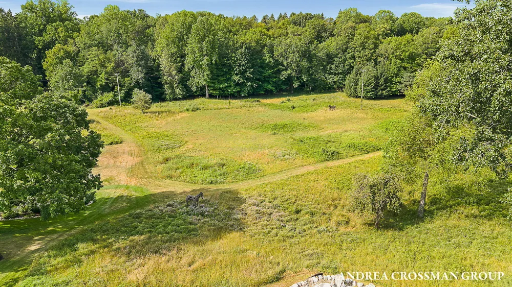 2048 Lakeshore Drive Fennville, MI 49408