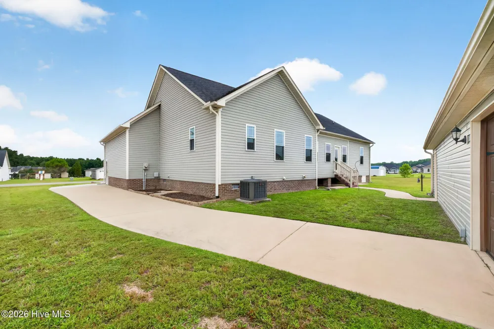 156 Clipper Lane Smithfield, NC 27577
