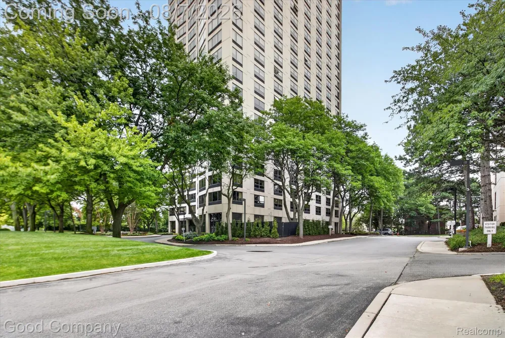 5000 Town Center #1402 Southfield City, MI 48075