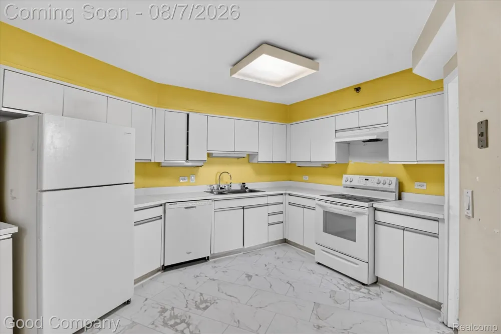 5000 Town Center #1402 Southfield City, MI 48075