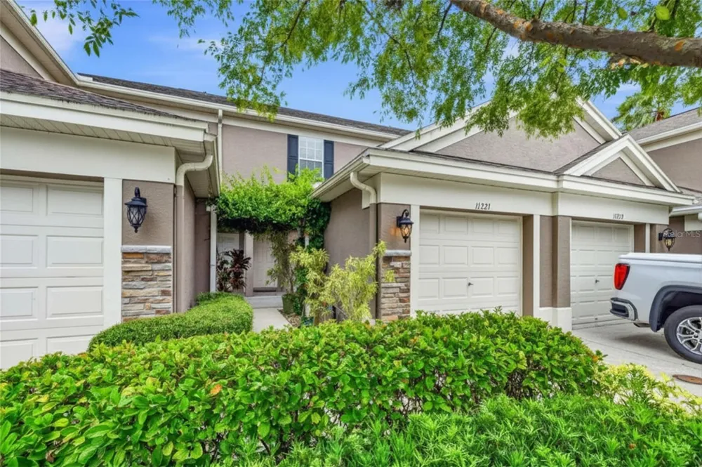 11221 WINDSOR PLACE CIRCLE Tampa, FL 33626