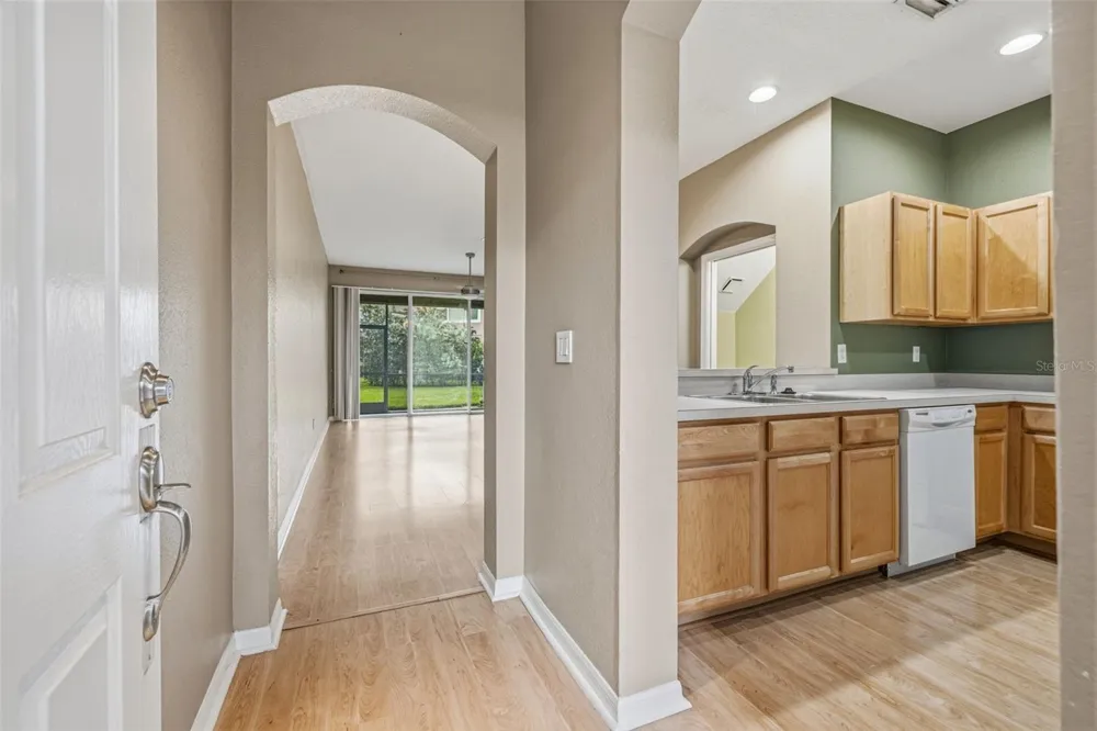 11221 WINDSOR PLACE CIRCLE Tampa, FL 33626