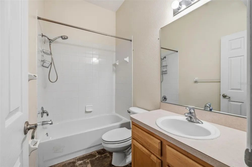11221 WINDSOR PLACE CIRCLE Tampa, FL 33626
