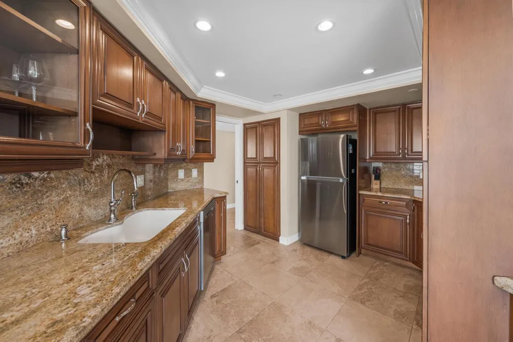 3560 S OCEAN BOULEVARD #607 South Palm Beach, FL 33480