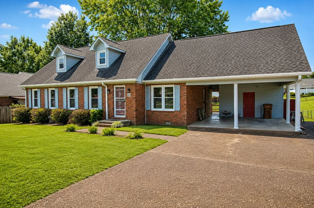 64 Ash St Lexington, TN 38351