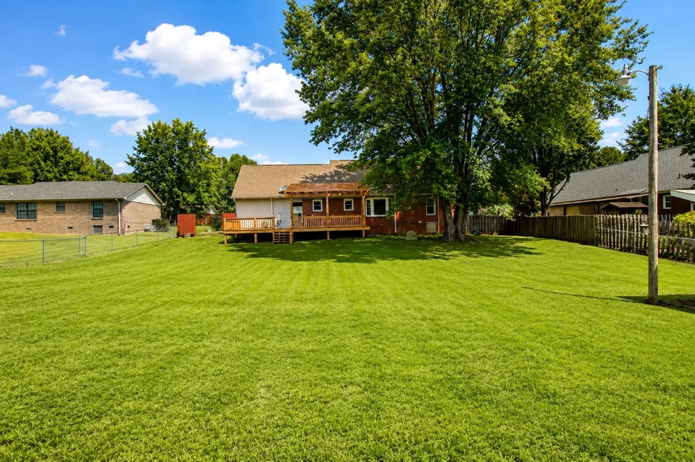 64 Ash St Lexington, TN 38351